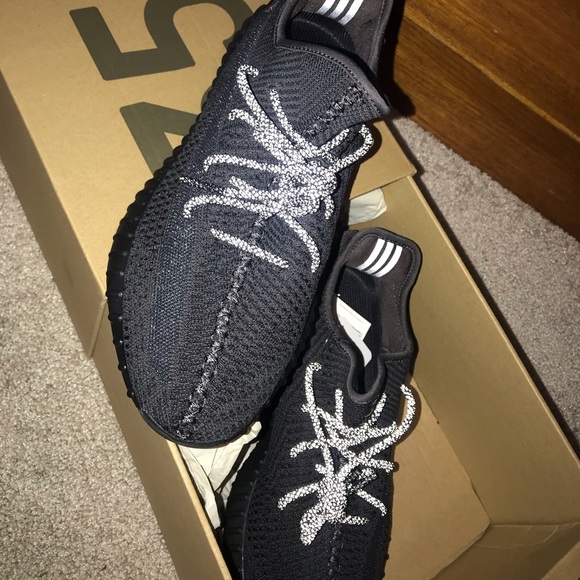 Yeezy Boost 350 V2 Black reflective main image 2